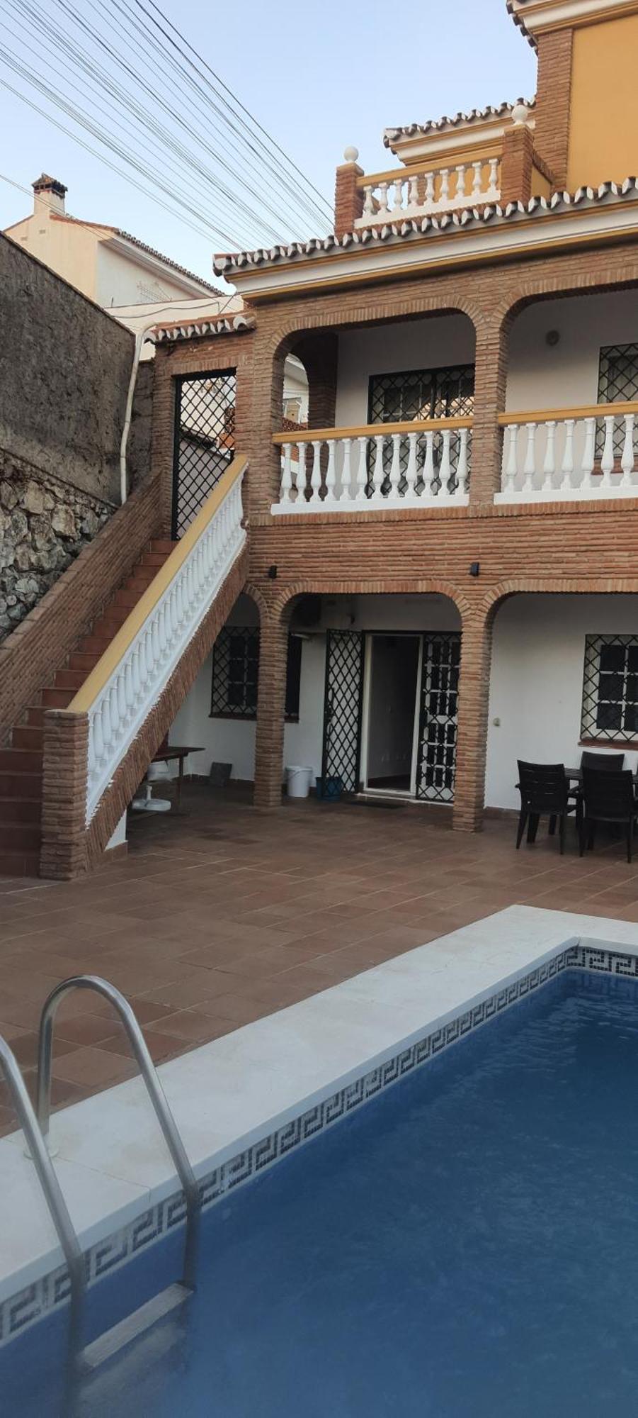 Uf Holiday House مالقة المظهر الخارجي الصورة